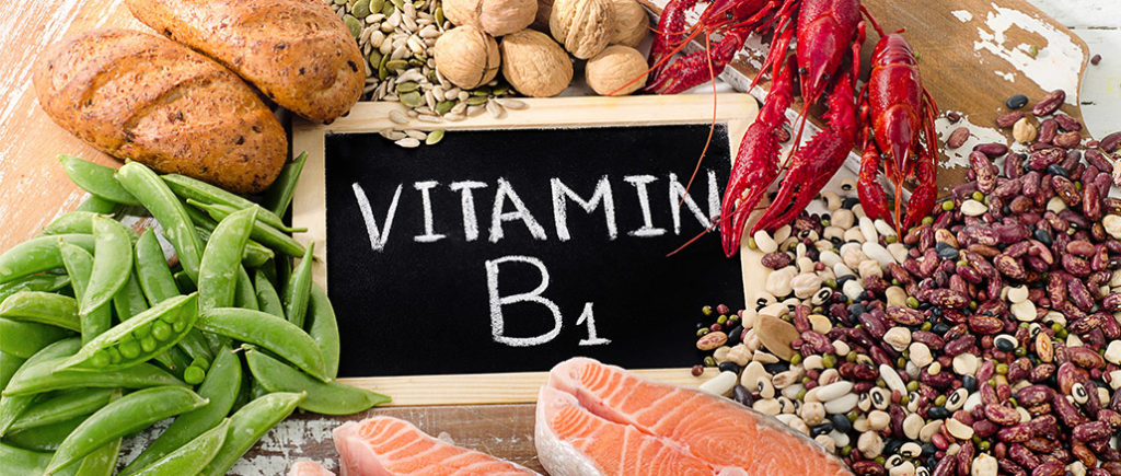 Vitamin B1 - Thiamin für den Mann als Nahrungsergänzung | © bit24 - stock.adobe.com